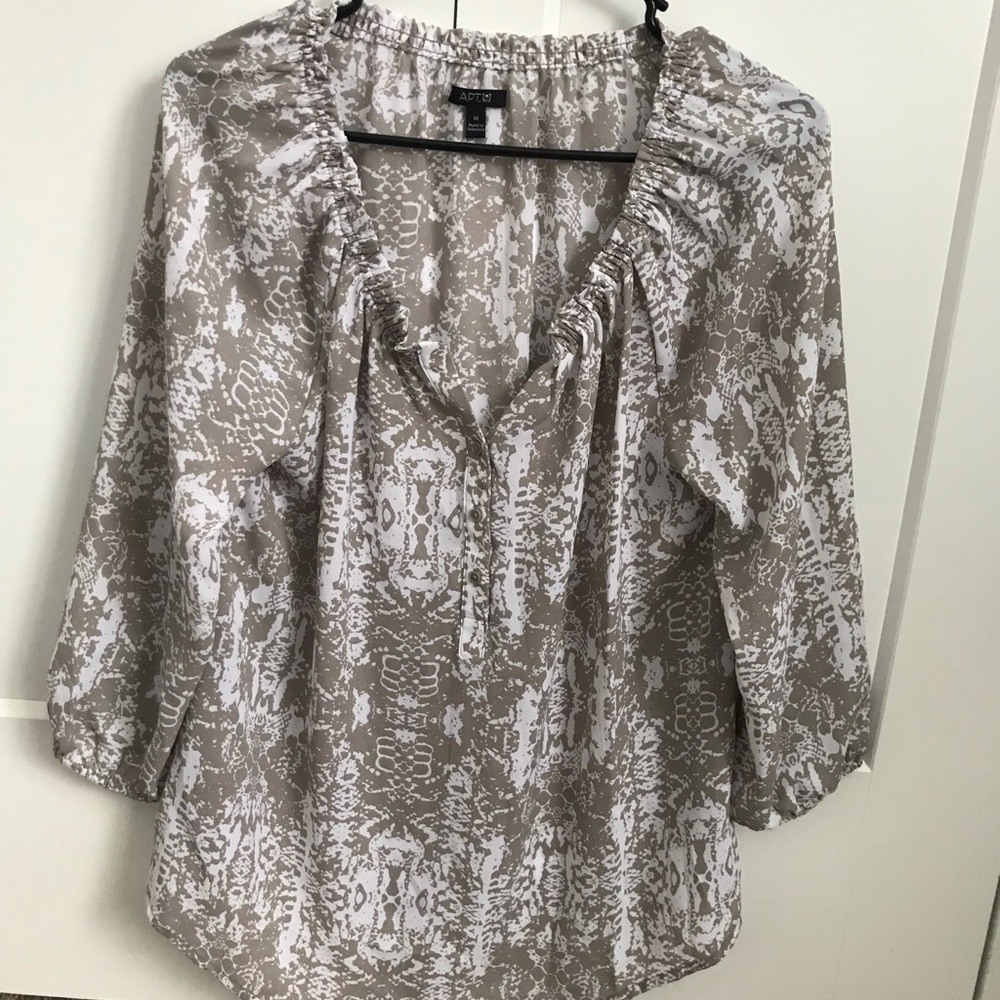 Three quarter sleeve blouse
